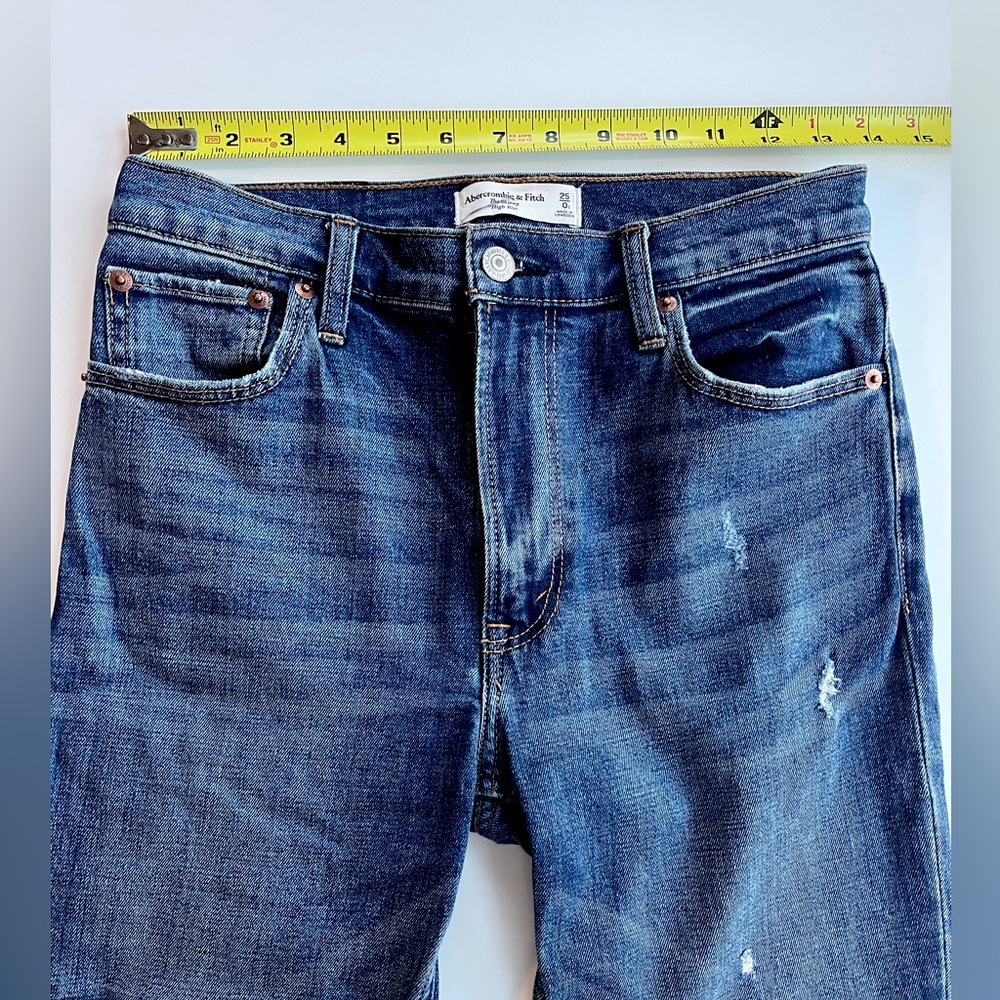 Abercrombie jeans - size 0/25 relaxed fit